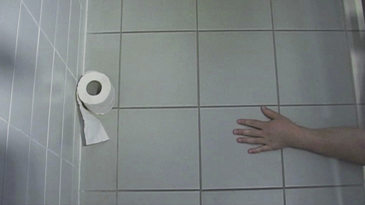 Standbild aus der Szene Toilettenprobleme