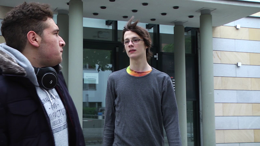 Projektwoche Medieninformatik 2015 / Screenshot aus "Schande" mit Aykut Sevim (links) und David Rosenbusch (rechts)